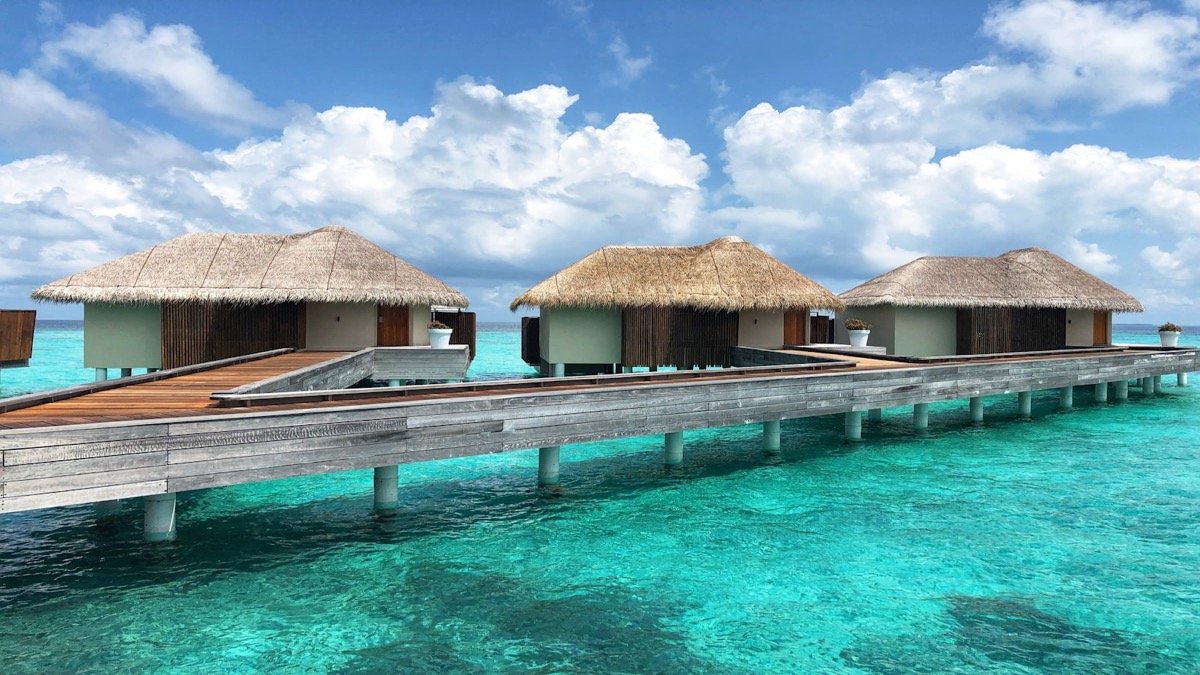 Four Seasons Landaa Giraavaru